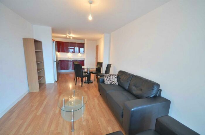 3 Bedroom Apartment To Rent In Zenith, Chapel Street, Salford, M3