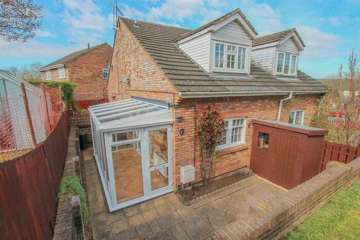 1 Bedroom Semi-Detached House To Rent In Grove Gardens, Tring, HP23