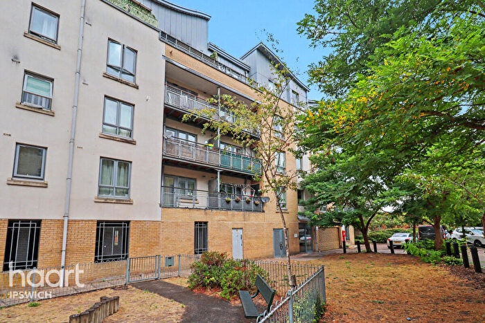 2 Bedroom Apartment For Sale In Yeoman Close, Ipswich, IP1