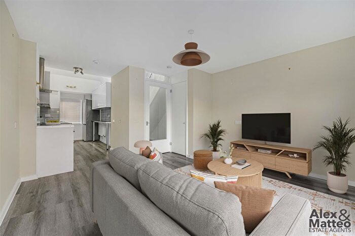 1 Bedroom Flat To Rent In Hazel Way, Bermondsey, SE1