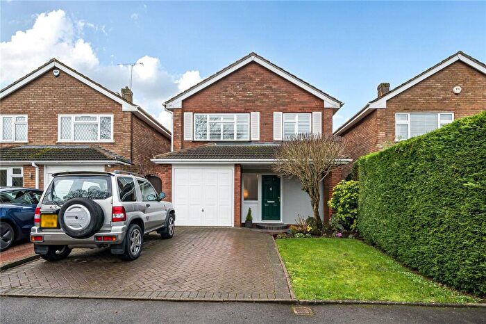 4 Bedroom Detached House For Sale In London Road, Dunstable, Bedfordshire, LU6