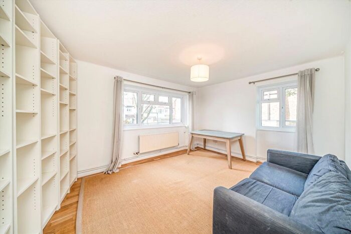 2 Bedroom Flat To Rent In Brixton Hill, Brixton, SW2