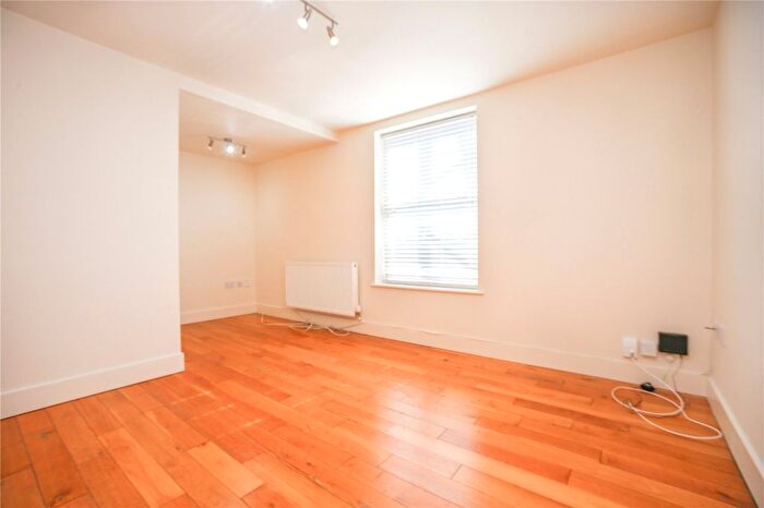 2 Bedroom Flat To Rent In St. James Street, Cheltenham, Gloucestershire, GL52