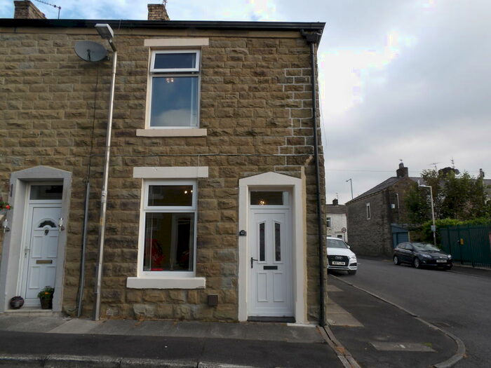 3 Bedroom House To Rent In Chapel Street, BB1