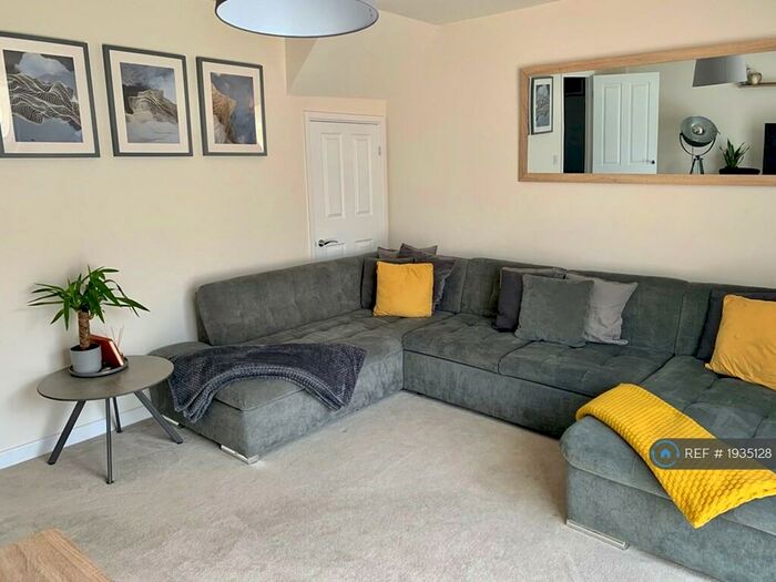 2 Bedroom Detached House To Rent In Blackstone Walk, Nottingham, NG2