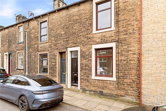 3 Bedroom Terraced House To Rent In Lower North Avenue, Barnoldswick, Lancashire, BB18