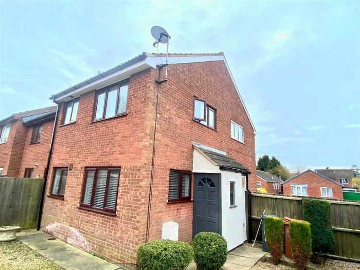 1 Bedroom Town House To Rent In Maple Close, Burbage, Hinckley, LE10