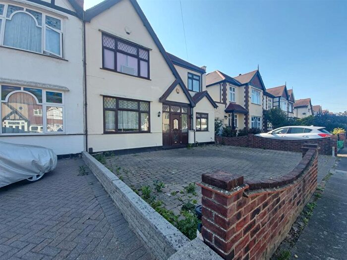 4 Bedroom Property For Sale In Tresco Gardens, Seven Kings, IG3