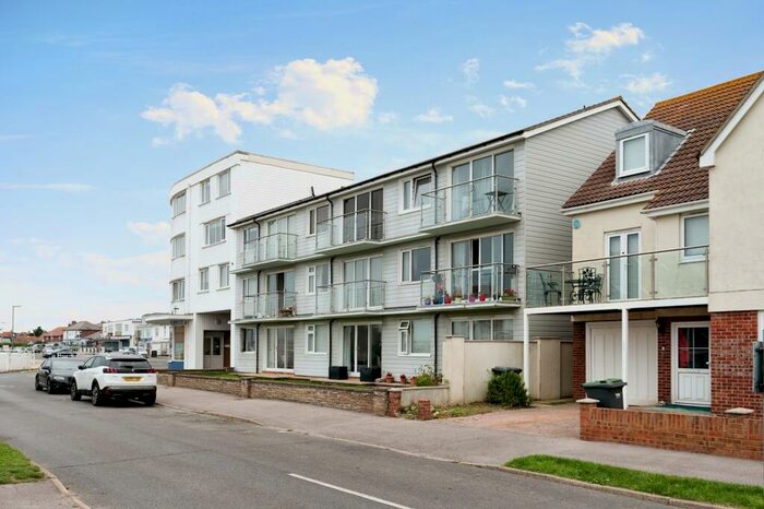 2 Bedroom Flat For Sale In Bembridge House, Bembridge Drive, Hayling Island, Hampshire, PO11