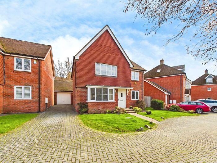 4 Bedroom Detached House For Sale In Chantler Lane, Horsham, RH12