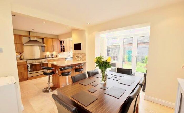 3 Bedroom House To Rent In Tilbury Close, Orpington, BR5