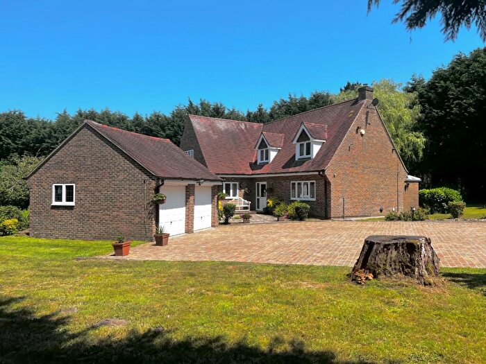 4 Bedroom Detached House For Sale In Applemore Hill, Dibden, Southampton, Hampshire, SO45