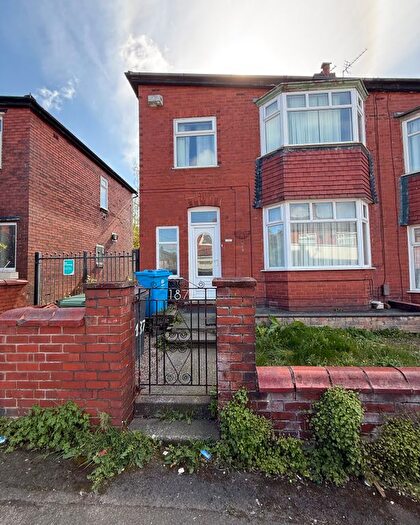 3 Bedroom End Terrace House To Rent In Wellington Road, Oldham, OL8