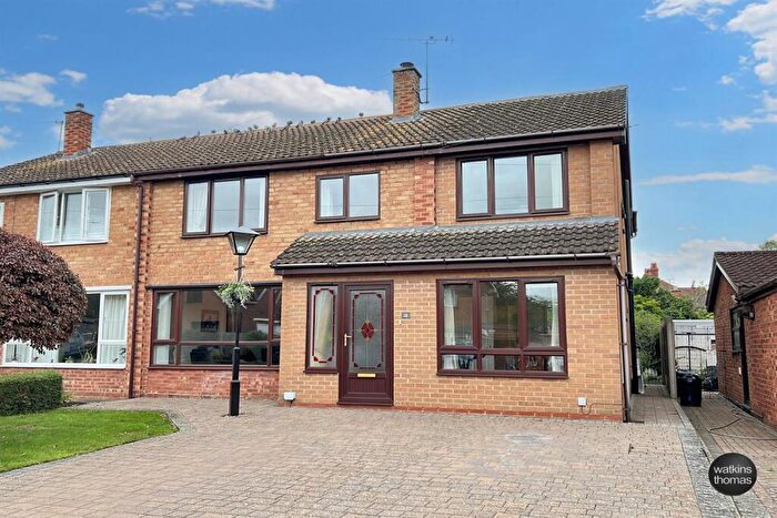 5 Bedroom Semi-Detached House For Sale In Farr Close, Tupsley, Hereford, HR1