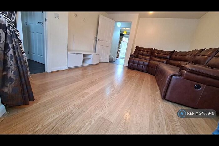 3 Bedroom Semi-Detached House To Rent In Shaw Savill Way, Milton Keynes, MK10