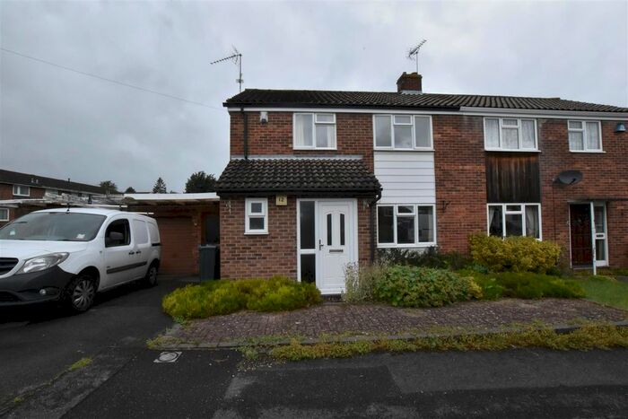 3 Bedroom Semi-Detached House To Rent In Newbery Close, Tilehurst, Reading, RG31