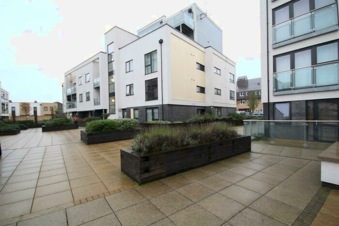 2 Bedroom Flat To Rent In Vellum Court, Hillyfield, Walthamstow, E17