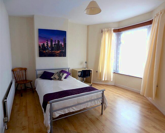 5 Bedroom Property To Rent In Dogfield Street, Cathays, Cardiff, CF24