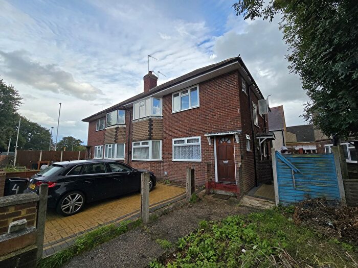 2 Bedroom Flat To Rent In Fulham Close, Uxbridge, UB10