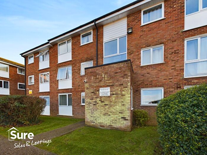 2 Bedroom Flat To Rent In Burns Drive, Hemel Hempstead, Hertfordshire, HP2