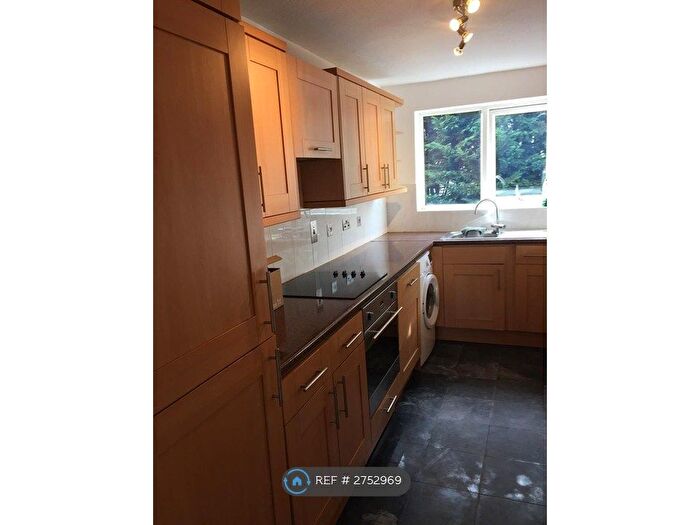 2 Bedroom Flat To Rent In Larkswood Court, London, E4