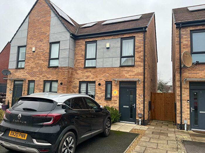 2 Bedroom Semi Detached House For Sale In Lapwing Road, Pontefract, WF9