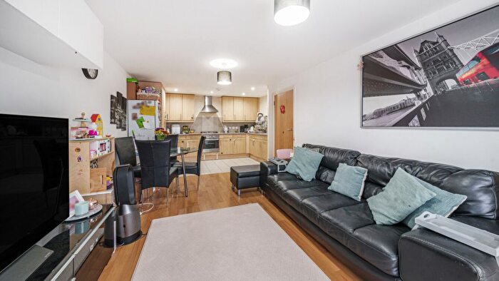 2 Bedroom Flat For Sale In Cottington Street, London, SE11