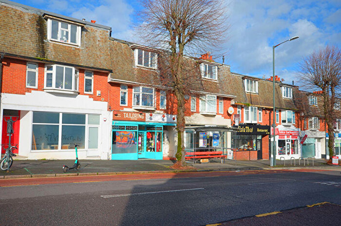 2 Bedroom Flat For Sale In Christchurch Road, Bournemouth, BH7