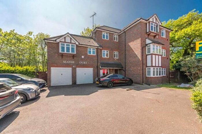 2 Bedroom Flat For Sale In Kenton Road, Kenton, Harrow, HA3