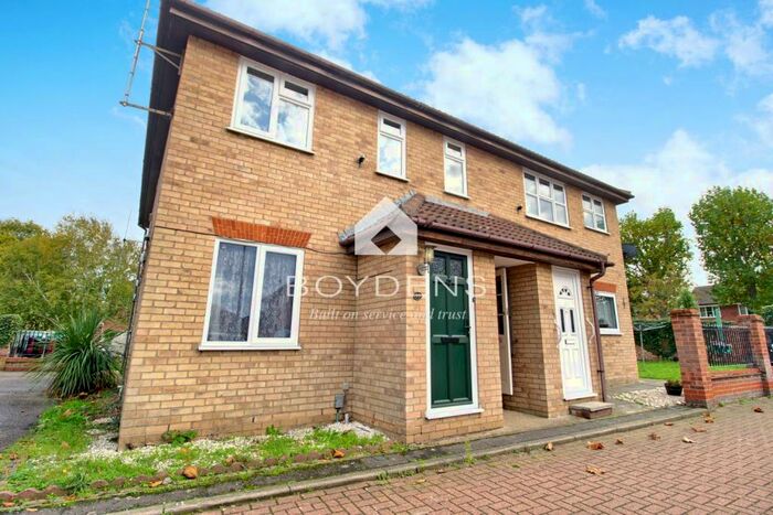 2 Bedroom Apartment To Rent In Siena Mews, Colchester, Essex, CO2