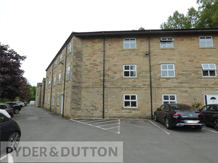 2 Bedroom Flat To Rent In Holcombe Road, Helmshore, Rossendale, Lancashire, BB4