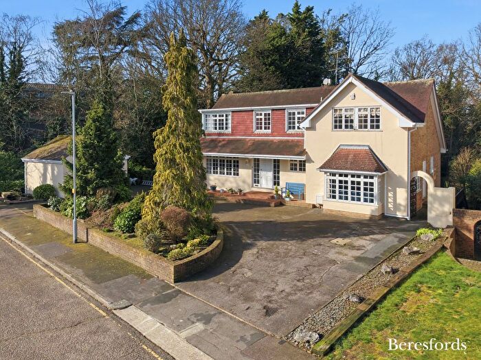 5 Bedroom Detached House For Sale In The Spinney, Billericay, CM12