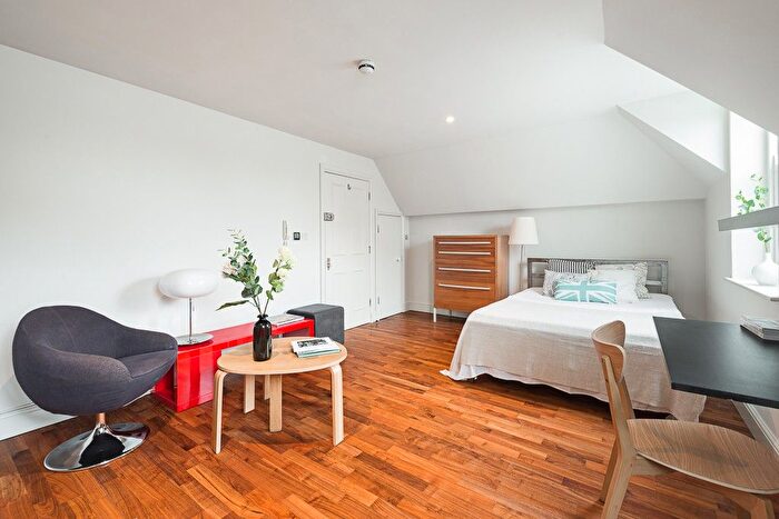 Studio To Rent In St Charles Square, London, W10