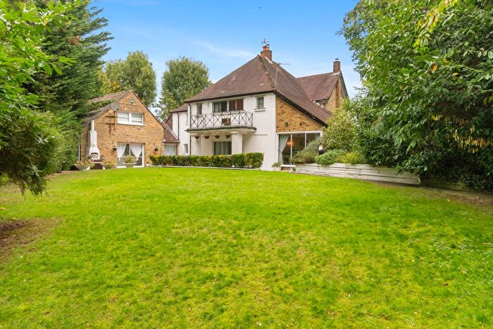 6 Bedroom Detached House For Sale In Allum Lane, Elstree, WD6
