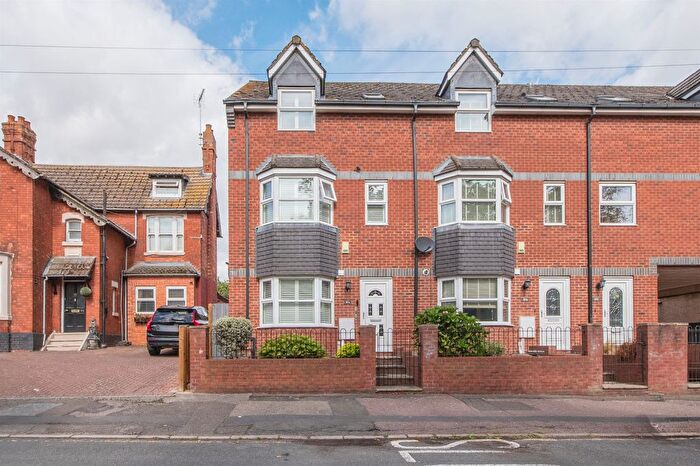 4 Bedroom End Terrace House For Sale In Park View, Kettering, NN16