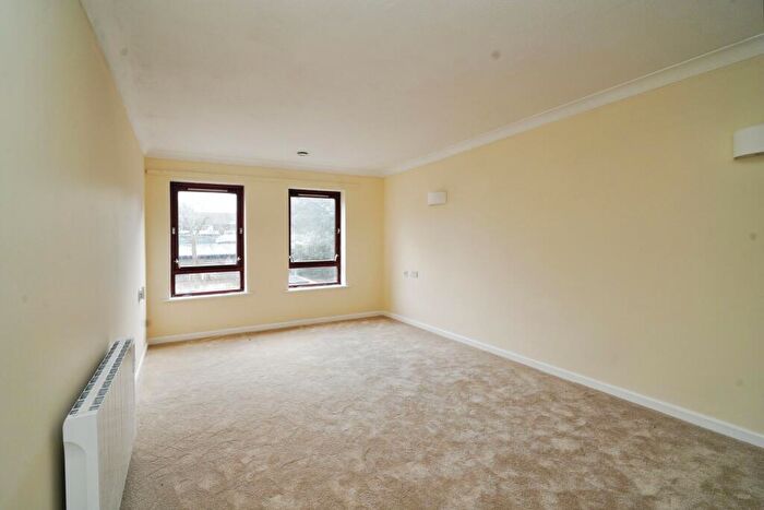 1 Bedroom Apartment For Sale In Homemill House Phase I, New Milton, BH25