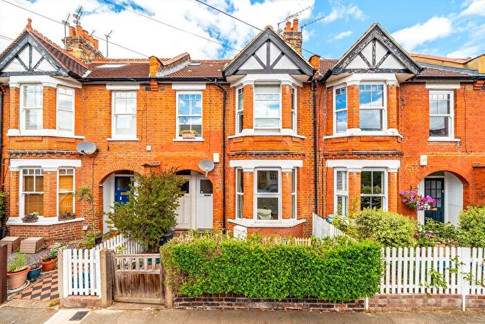 2 Bedroom Flat To Rent In Godstone Road, St Margarets, TW1