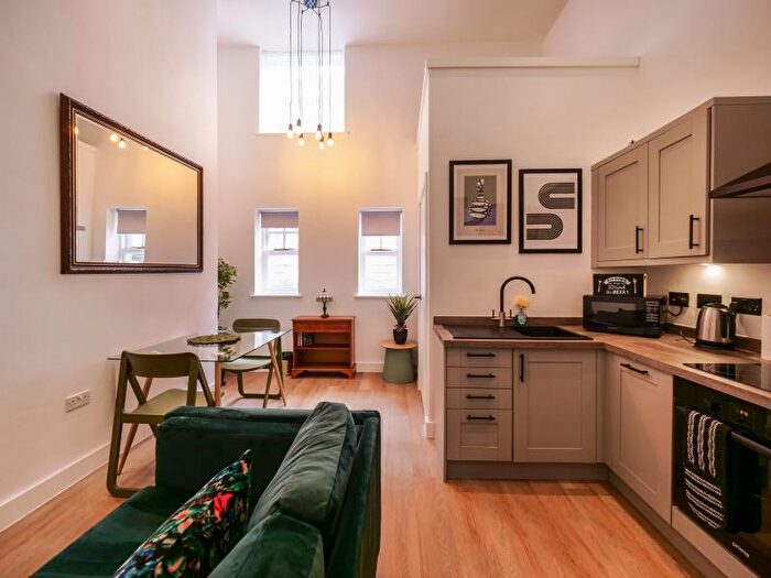 1 Bedroom Apartment To Rent In Cobden House :: Stockport, SK1