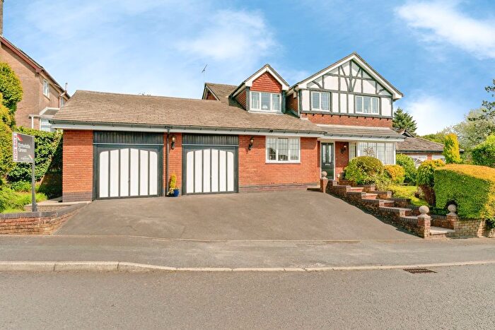 4 Bedroom Detached House For Sale In Clockhouse Grove, Burnley, Lancashire, BB10