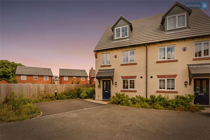 3 Bedroom Semi Detached House For Sale In Alfred Potts Way, Shavington, Crewe, Cheshire, CW2