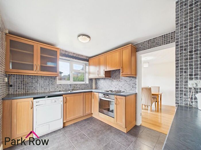 3 Bedroom Semi-Detached House For Sale In Wood Lea, Byram, Knottingley, WF11
