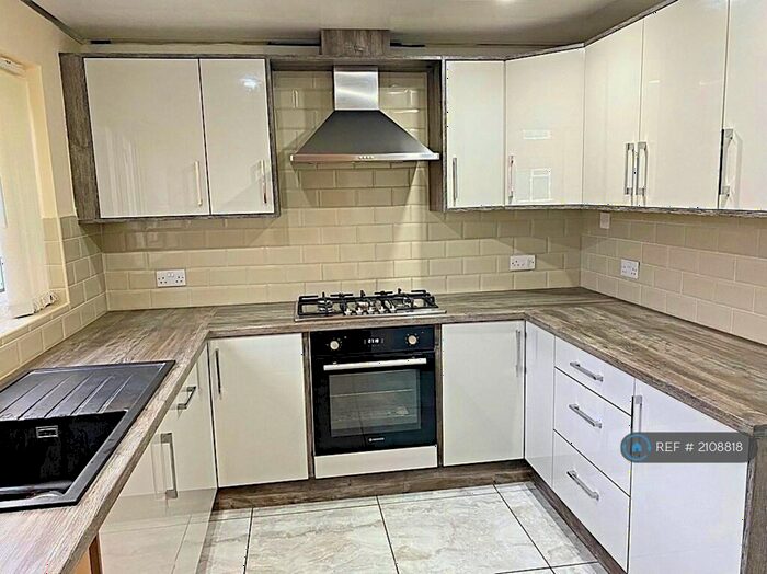 3 Bedroom Terraced House To Rent In Lowland Close, Cradley Heath, B64