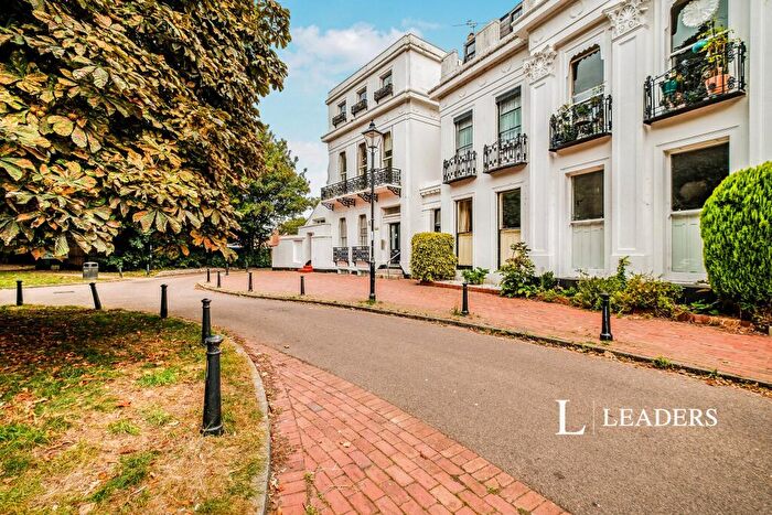 1 Bedroom Apartment To Rent In Park Crescent, BN11