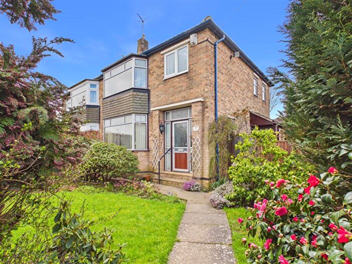 3 Bedroom Semi Detached House For Sale In Wollaton Road, Sheffield, S17