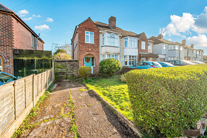 3 Bedroom Semi Detached House For Sale In Clee Avenue, Kidderminster, DY11