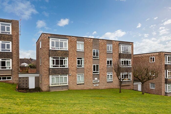 2 Bedroom Flat For Sale In Windsor Close, Hove, BN3