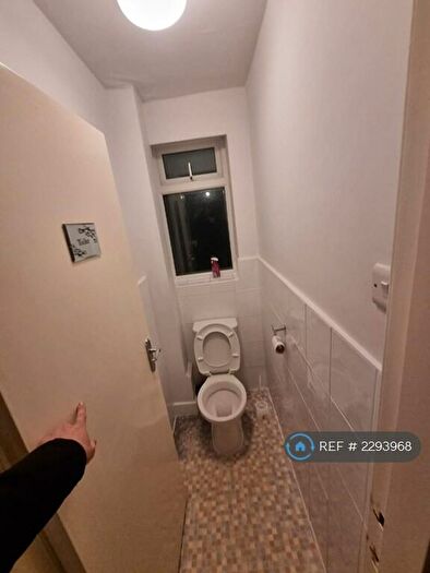 2 Bedroom Flat To Rent In Grosvenor Court, Salford, M7