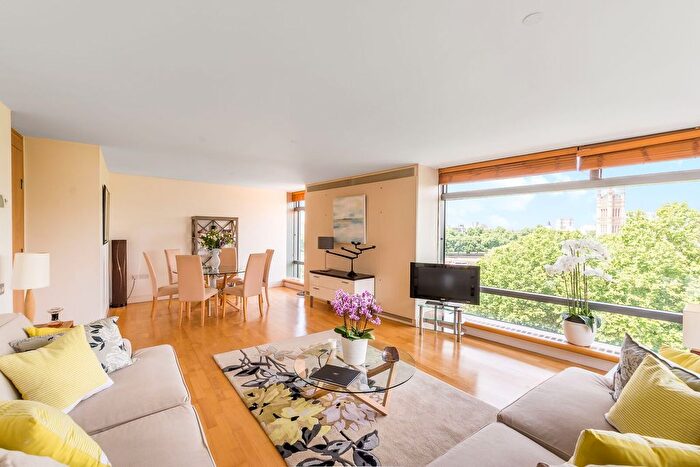 3 Bedroom Flat To Rent In Albert Embankment, Waterloo, London, SE1