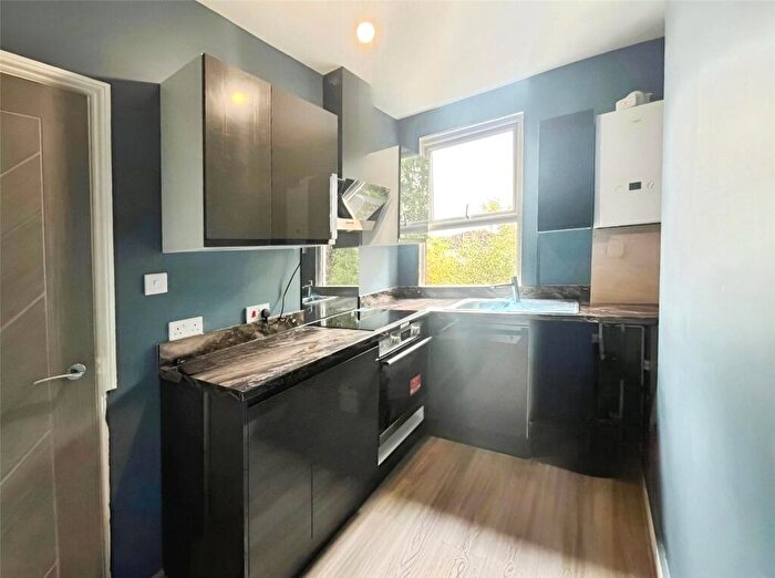 1 Bedroom Flat To Rent In Coronation Road, Chatham, Kent, ME5