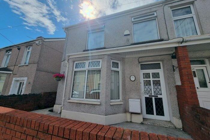 3 Bedroom Property To Rent In Brighton Road, Swansea, SA4